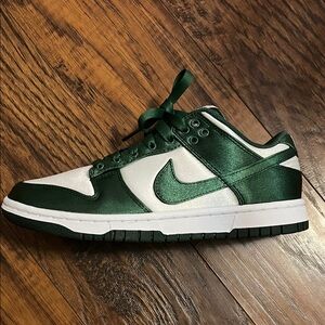 Nike Dunks Satin green and white. Brand new. Never worn. Woman’s size 7